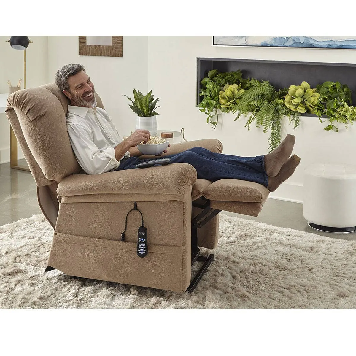 UltraComfort Artemis UC562 Power Lift Chair Recliner